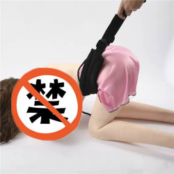 Sex products on the bed.tied up. alternative sm torture tools.men's and women's rear-entry sex.auxiliary force.split legs. props