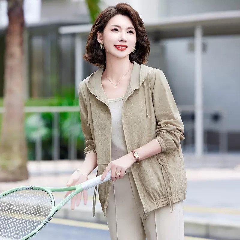 Outdoor UV-proof hooded sunscreen women's printed breathable middle-aged and elderly mother's loose thin coat