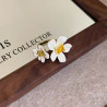 Exaggerated white petal zircon ring for women