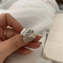 Hip-hop ring style pleated female irregular versatile stacking index finger cold ring adjustable