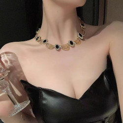 Retro exaggerated gold necklace for ladies