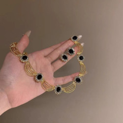 Retro exaggerated gold necklace for ladies