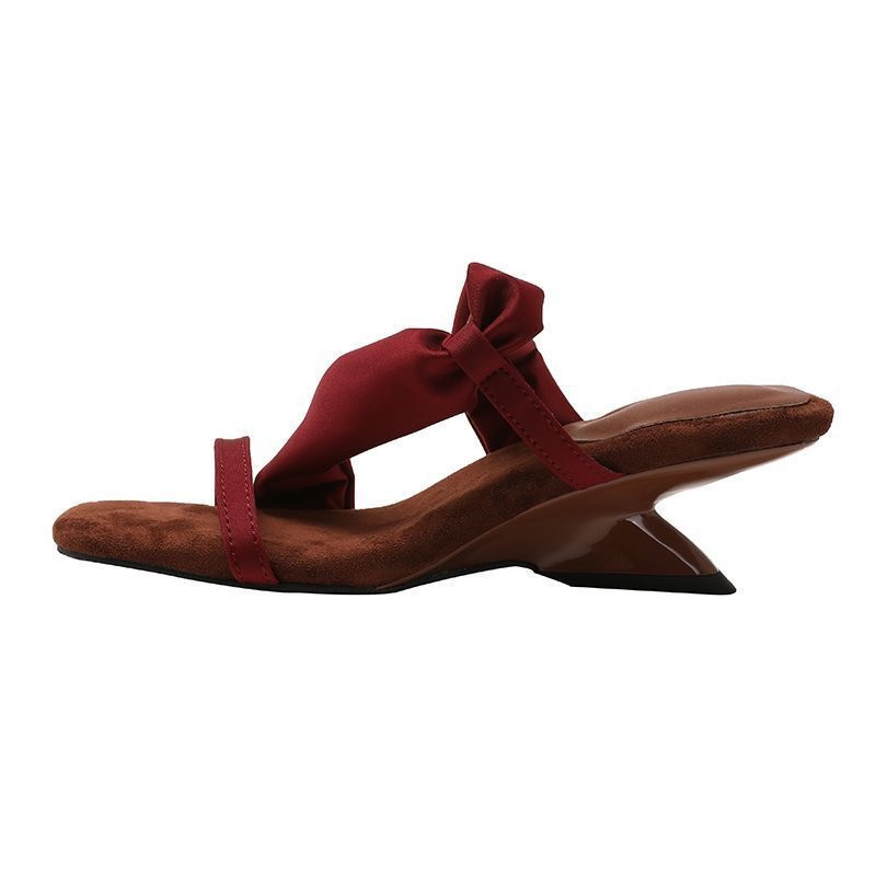 The niche high-end French fairy-style one-word slippers summer temperament high-heeled sandals outerwear fashion