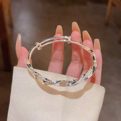 women's three seconds heart bracelet