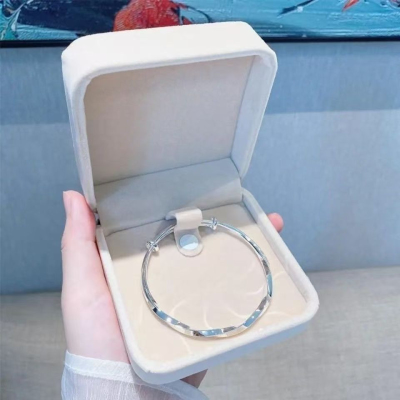women's three seconds heart bracelet