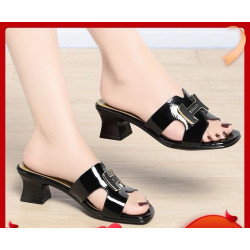 Woodpecker comfortable and fashionable outerwear versatile shiny leather one-word slippers