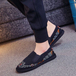 New national trend national style hand-sewn embroidered flowers old Beijing cloth shoes for men and women