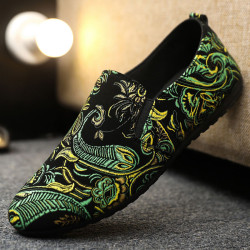Large size men's shoes, one-foot pedalled bean shoes, lazy shoes, national style embroidered casual shoes