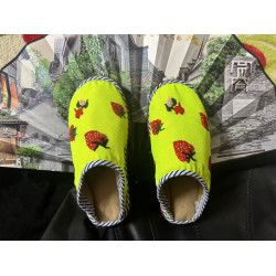 Pure handmade heel with flower woollen slippers pattern pattern woollen shoes finished products finished embroidery