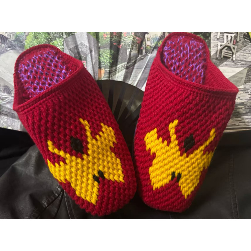 Pure handmade heel with flower woollen slippers pattern pattern woollen shoes finished products finished embroidery