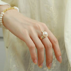 women's fashionable pearl ring