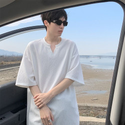 Trendy loose polyester V-neck T-shirt, fashionable and comfortable, versatile for couples