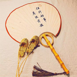 Hand-woven ancient Chinese style decorative pendant DIY straw sandals for men and women
