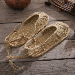 Hand-woven ancient Chinese style decorative pendant DIY straw sandals for men and women