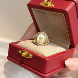 Women's vintage colorful pearl ring