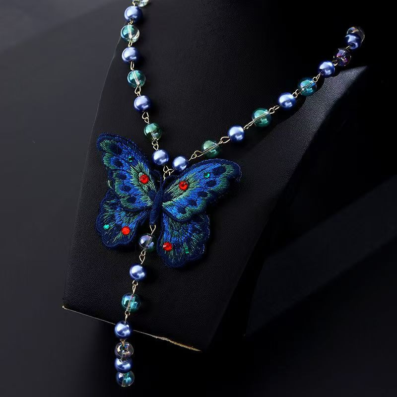 Embroidered butterfly pendant necklace new Chinese style literary style autumn and winter women Embroidered butterfly pendant necklace new Chinese style literary style autumn and winter women