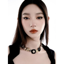 Floating U Biological Treasure Series Original Gold Button Necklace Contrast Color Clavicle Chain