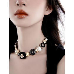 Floating U Biological Treasure Series Original Gold Button Necklace Contrast Color Clavicle Chain