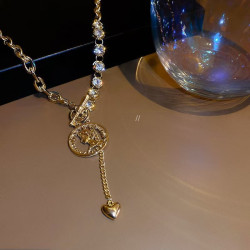Retro portrait love pendant necklace light luxury niche clavicle chain