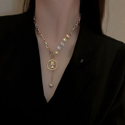 Retro portrait love pendant necklace light luxury niche clavicle chain