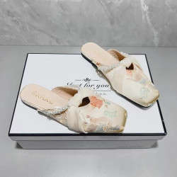Chinese style dragon and phoenix embroidery new Chinese style pearl closure toe half slippers for women