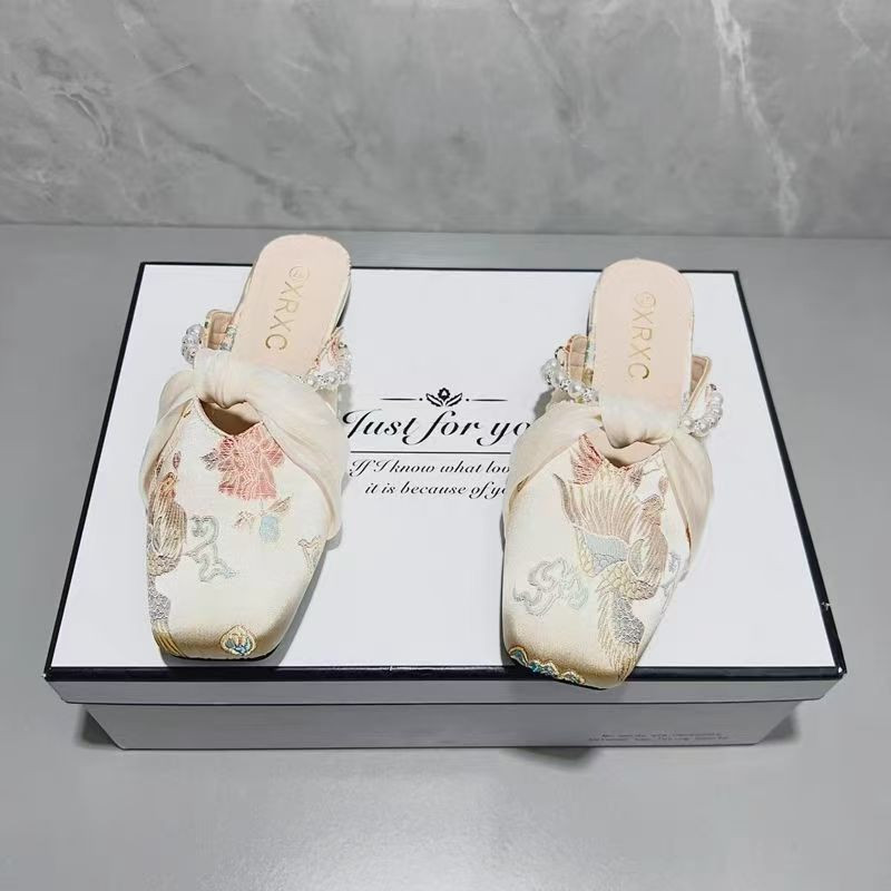 Chinese style dragon and phoenix embroidery new Chinese style pearl closure toe half slippers for women Chinese style dragon and phoenix embroidery new Chinese style pearl closure toe half slippers for women
