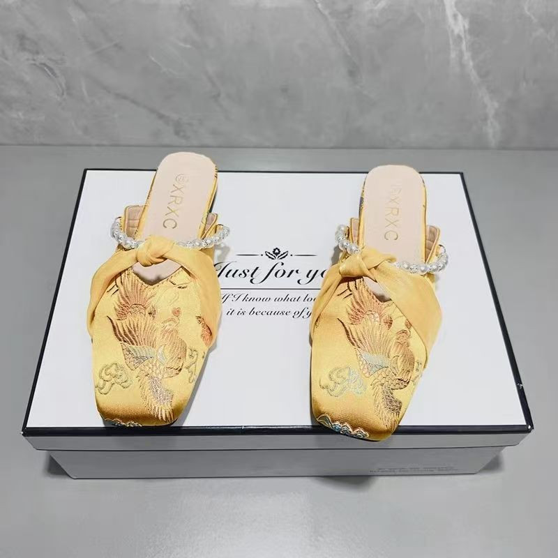 Chinese style dragon and phoenix embroidery new Chinese style pearl closure toe half slippers for women Chinese style dragon and phoenix embroidery new Chinese style pearl closure toe half slippers for women