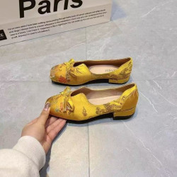 Chinese style embroidered flat shoes new soft sole Chinese retro square head beanie cheongsam