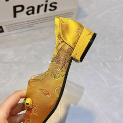 Chinese style embroidered flat shoes new soft sole Chinese retro square head beanie cheongsam