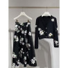 Printed skirt suit with beautiful knitwear