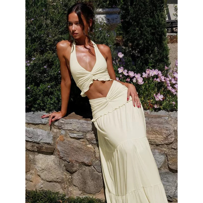 Sexy V-neck wooden ear hanging neck strap twisted long skirt two-piece set