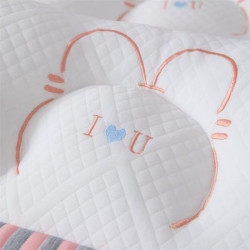 7A antibacterial traction pillow protects the cervical vertebra and helps sleep