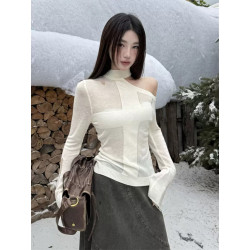 Knitwear T-shirt、 women's design sense、niche、slim body, inside and outside、 hot girl、off-shoulder、 age-reducing undershirt top